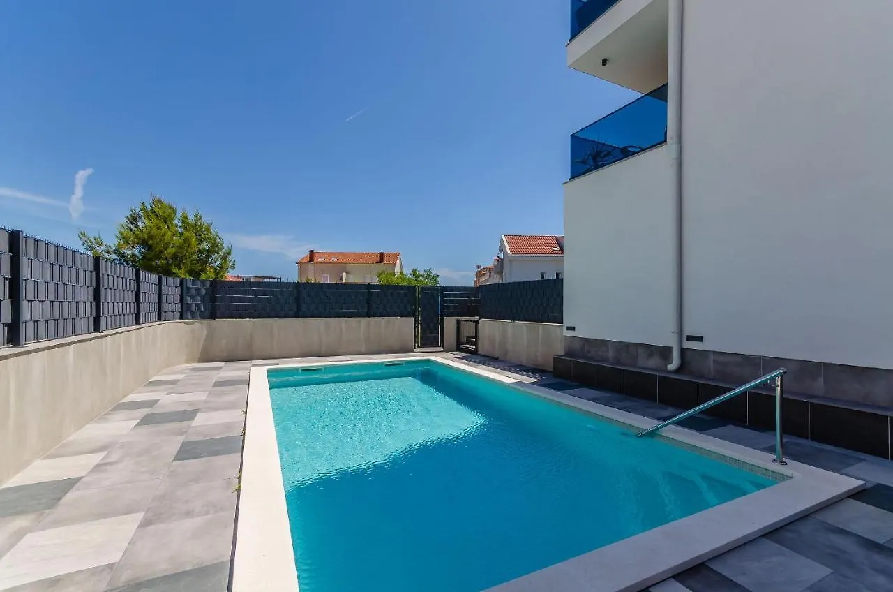 Apartment Linda 特罗吉尔